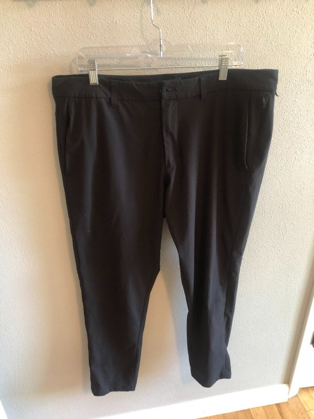 Men's Lulu Lemon ABC 5 Pocket Pant. Black. Size 36x32